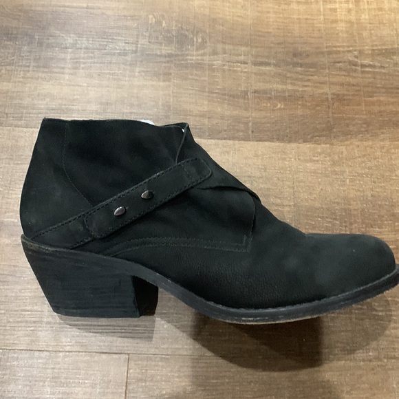 EILEEN FISHER Black Oiled Leather Ankle Boots - sz 9.5 - Picture 14 of 15